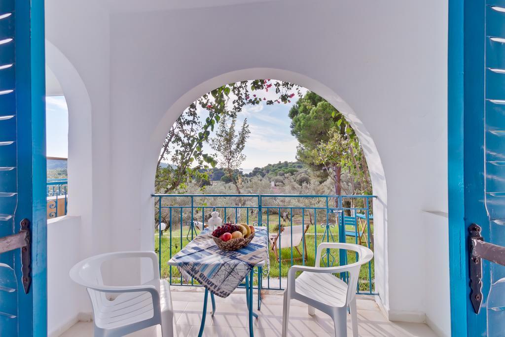 Aelia Studios Koukounaries Habitación foto